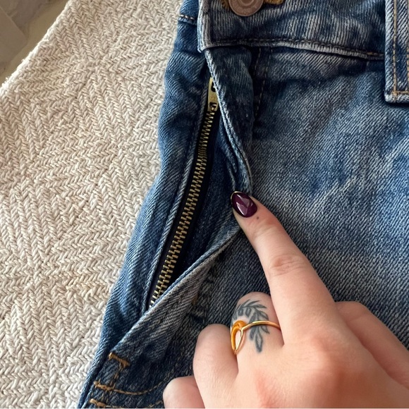 Old Navy High-Waisted OG Straight Loose Ripped Jeans Size 16 - Picture 11 of 12